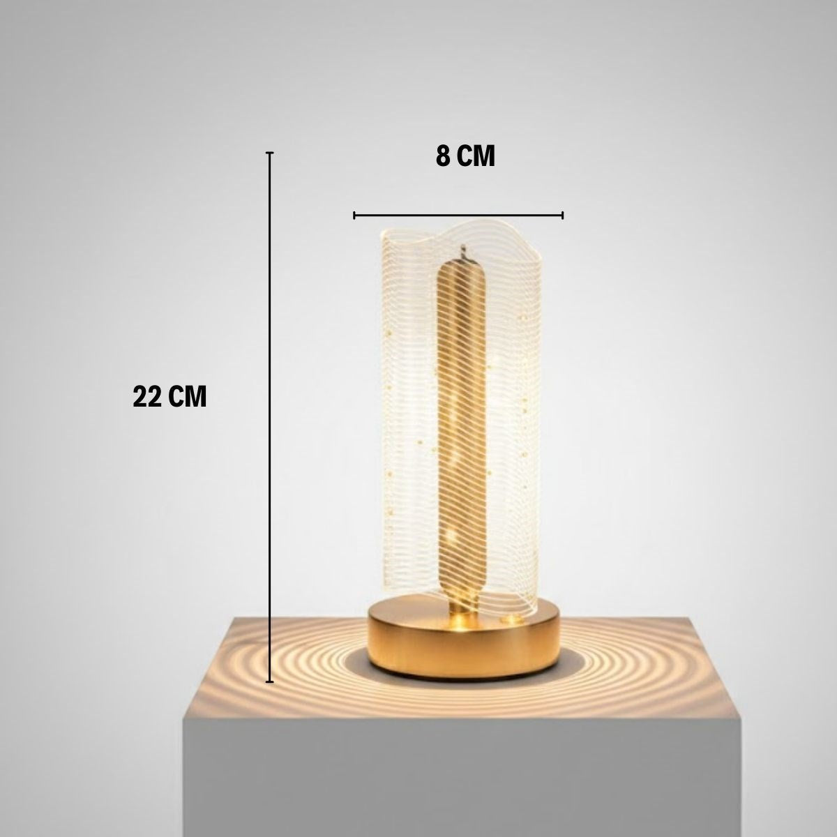 Dalgalı Silindirik Kristal Çizgili Model LED Masa Lambası – Gold Tabanlı, Dokunmatik, 3 Renk Işık Modlu, Şarjlı Modern Dekoratif Gece Lambası